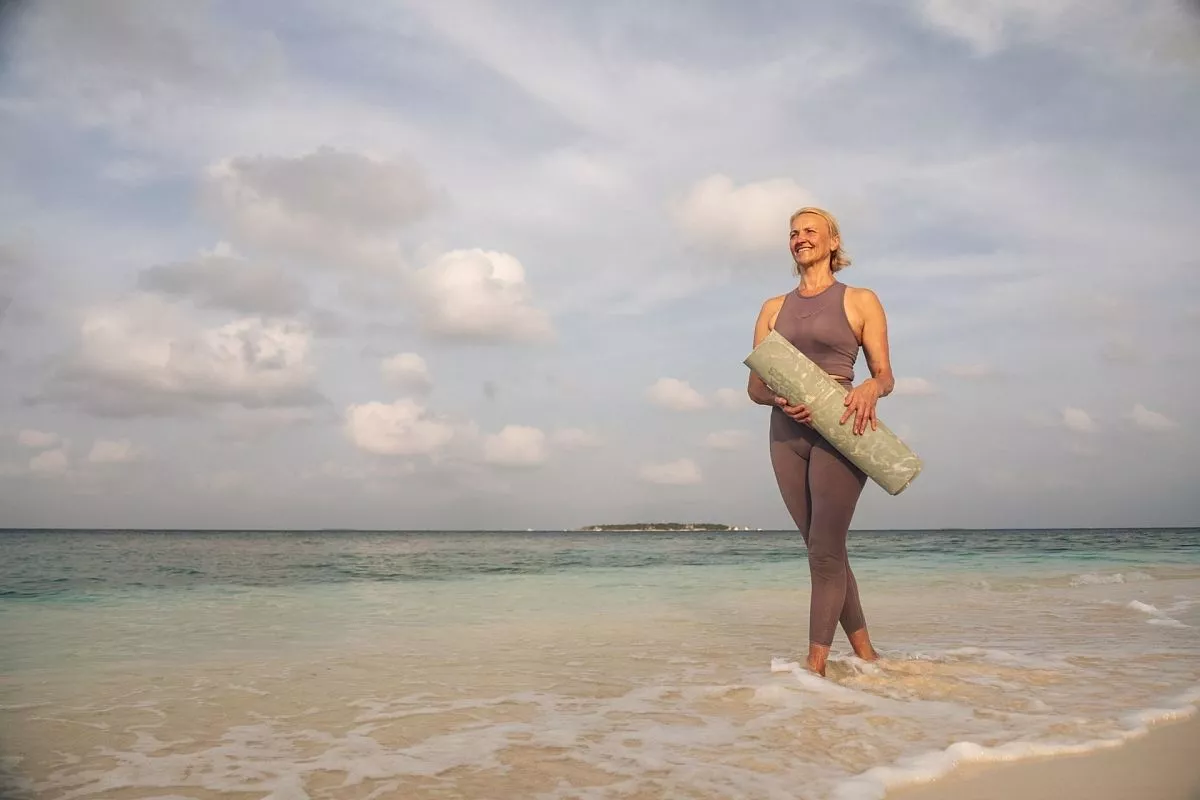 Сегодня Людмила не только успешно справляется со своими служебными обязанностями на вокзале, но и является международным сертифицированным тренером по направлению хатха-йога. Сегодня Людмила не только успешно справляется со своими служебными обязанностями на вокзале, но и является международным сертифицированным тренером по направлению хатха-йога.