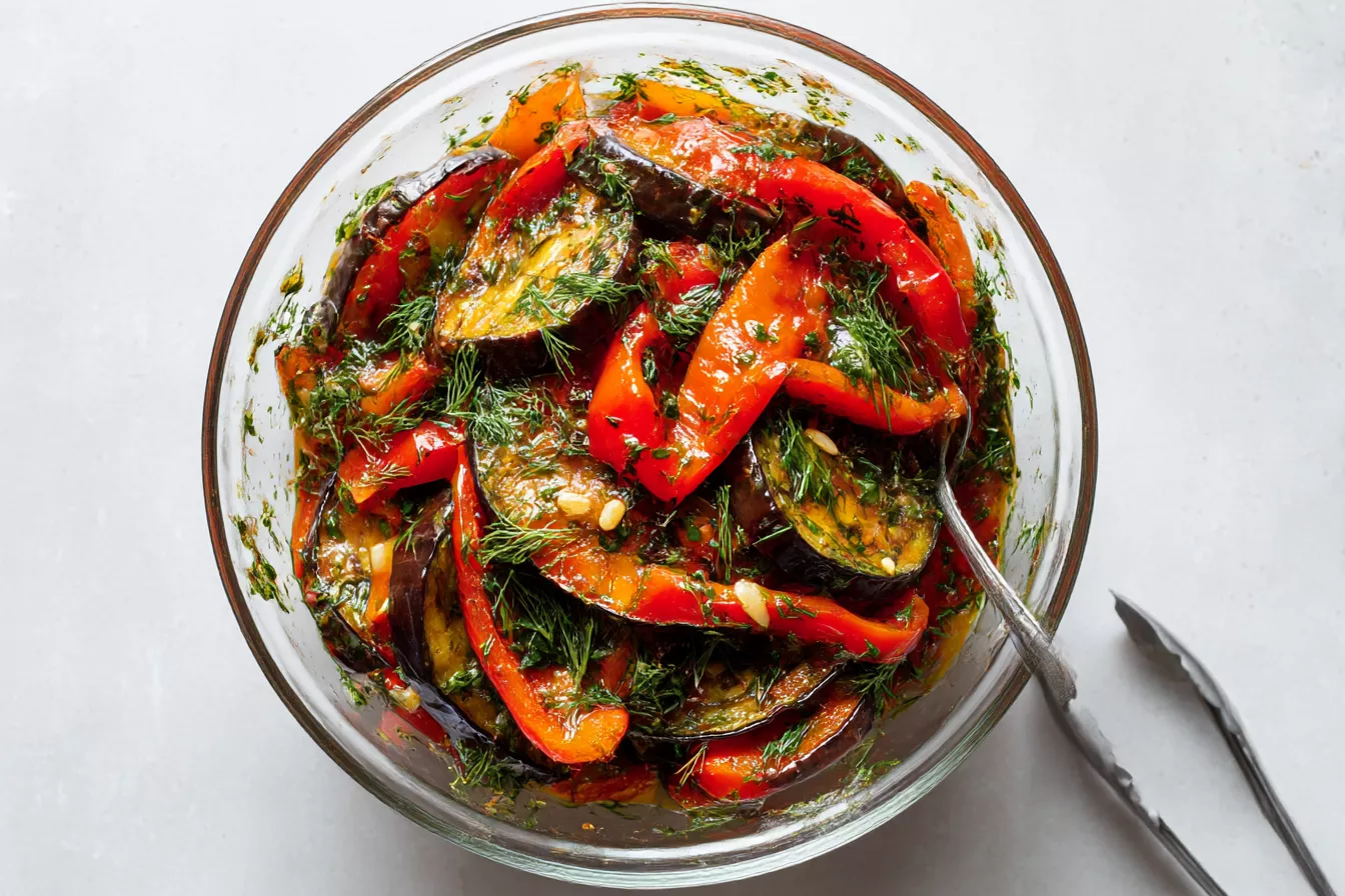 Запечённые перцы и баклажаны в ароматном маринаде