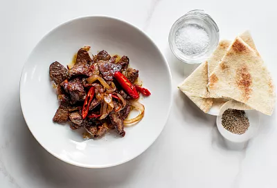 Говяжья печень без горечи: способ с содой и луком