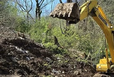В Сочи приступили к ликвидации последствий оползня на улице Изобильной