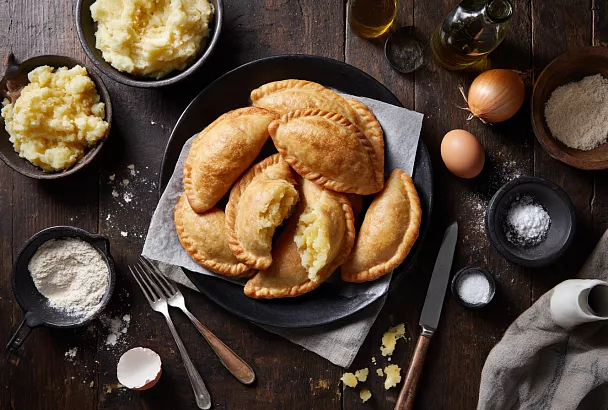 Самое быстрое тесто для жареных пирожков: тонкое, мягкое и без дрожжей