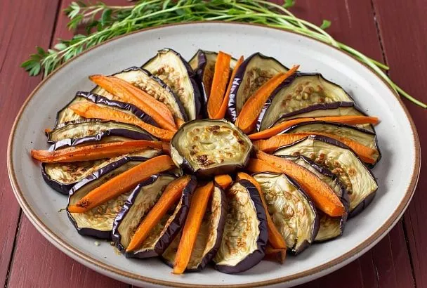 Маринованные баклажаны по-корейски с морковью и сладким перцем. Просто, быстро и вкусно