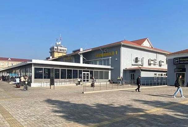 Временные ограничения сняли в аэропортах Краснодара и Геленджика 