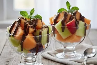 Пока дыни и сливы даром, готовим шоколадно-дынный десерт со сливой: изысканный рецепт за 15 минут