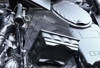 Художник из Краснодарского края создал «волну» из трех тонн мусора с берега Черного моря