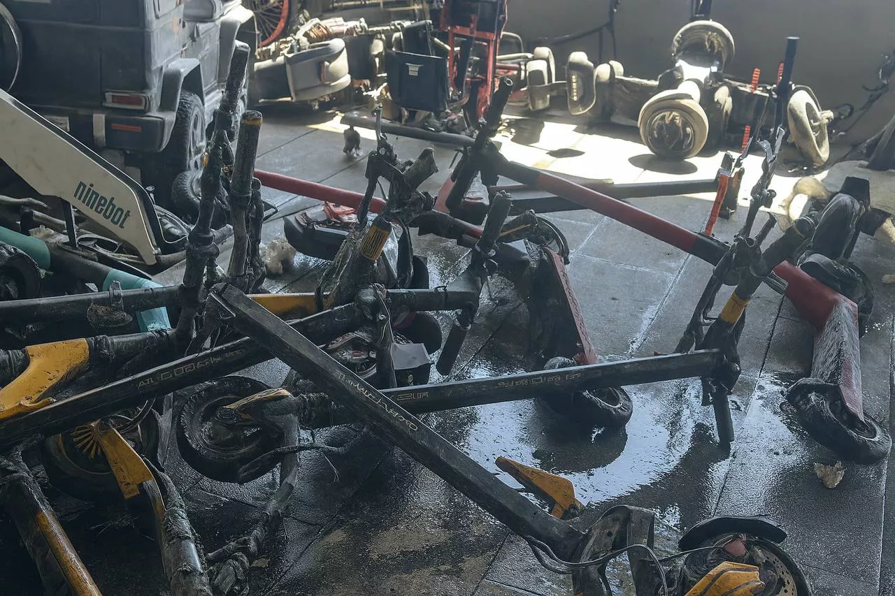 В Крыму из-за аномальной жары взорвался заряжающийся от сети самокат