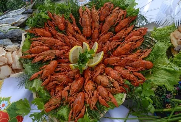 Четыре самых необычных блюда из раков – с тмином, медово-имбирным соусом, «в глине» и овсяном молоке