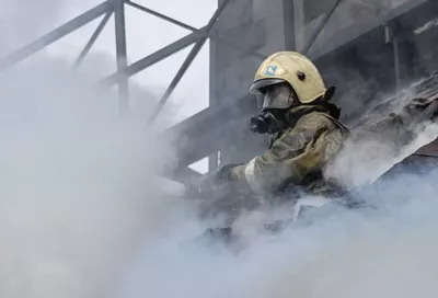 Жителей многоэтажки в Сочи эвакуируют из-за пожара в мансарде