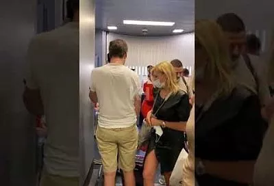 Пьяный дебошир отказался надеть маску на рейсе Сочи – Москва