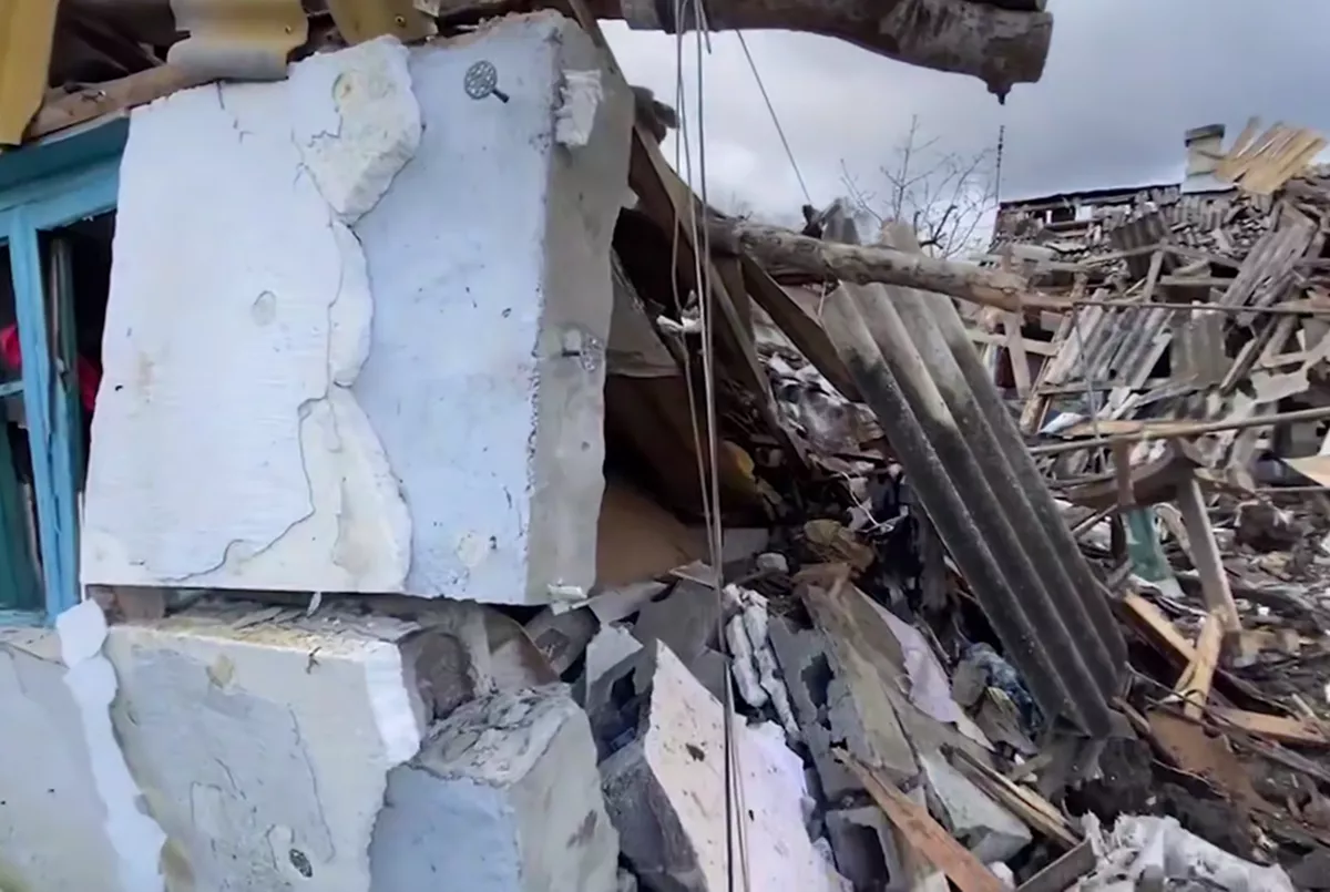 Оперштаб опубликовал кадры последствий ночной атаки беспилотников на Крымский район: что известно 