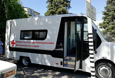 Городская поликлиника Сочи получила передвижной медицинский комплекс стоимостью более 6,5 млн рублей