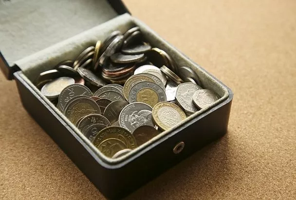 Россияне почти перестали хранить деньги дома