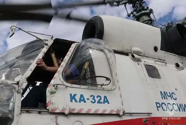 Вертолет со спасателями вылетел на поиски группы туристов в Сочи