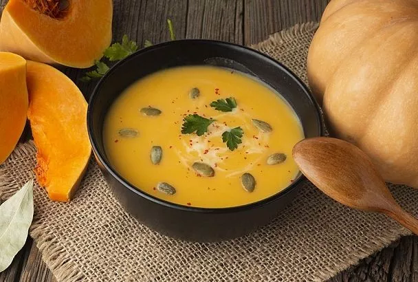 Безупречный тыквенный суп-пюре: согревающее осеннее блюдо за полчаса