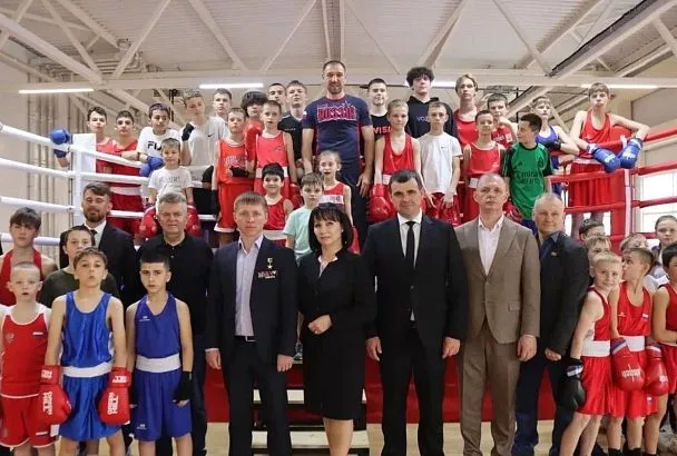 Школа бокса Дмитрия Пирога открылась в поселке Темрюкского района