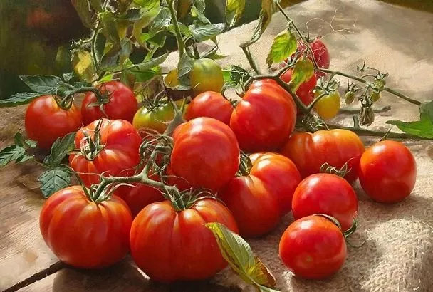 Ранний урожай без лишних хлопот: томаты, которые в теплице развиваются быстрее обычного