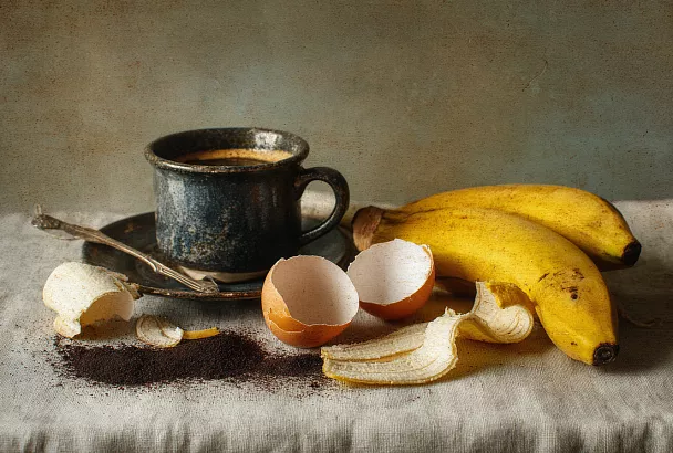 Кофейная гуща, яичная скорлупа и банановые шкурки: 3 ошибки при использовании на грядках