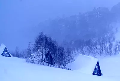 Снегопад продолжается: двух с половиной метров достигли сугробы в горах под Сочи 
