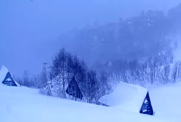 Снегопад продолжается: двух с половиной метров достигли сугробы в горах под Сочи 