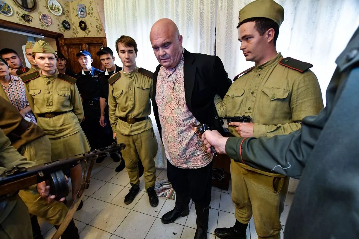 В ходе операции предполагаемый преступник был обнаружен и задержан.