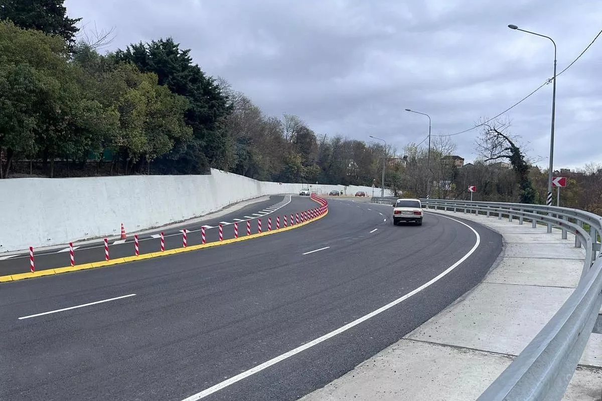 Завершены ремонтные работы на оползневом участке трассы А-147 Джубга – Сочи в Дагомысе