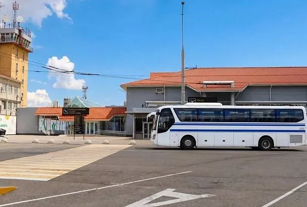 Между аэропортами Краснодара и Геленджика запустили автобусное сообщение