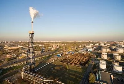 Вместо сжигания в факелах: российские учёные научились перерабатывать попутный газ в полезные материалы