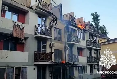 Пожар в четырехэтажном доме в Сочи потушен