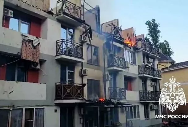 Пожар в четырехэтажном доме в Сочи потушен