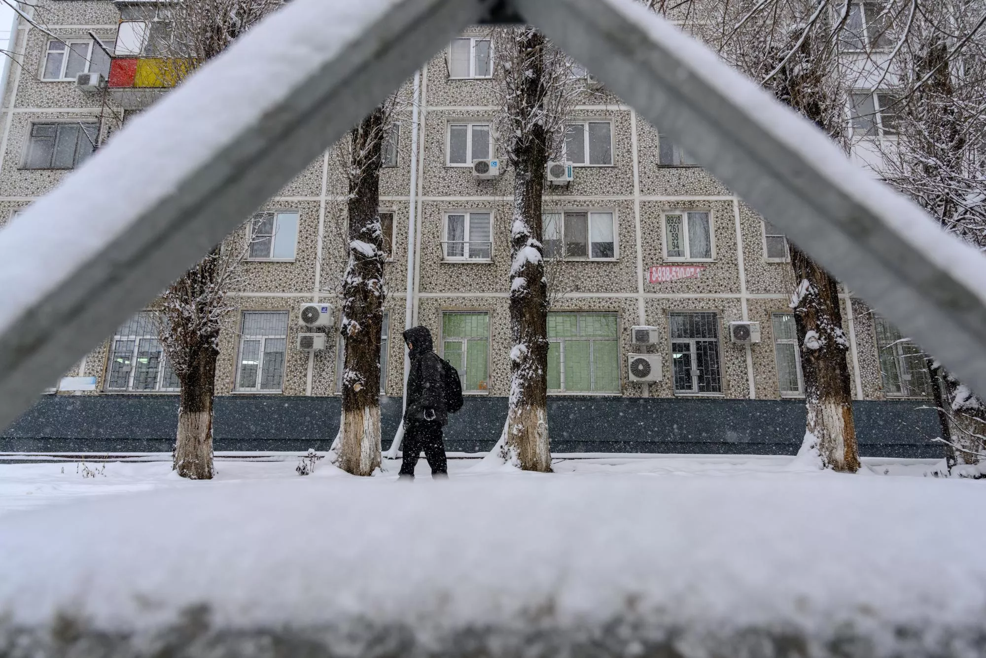 На Кубани из-за снегопада отменили занятия в 18 школах