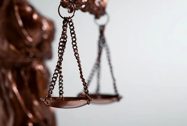 В Госдуме разработали законопроект, отменяющий наказание за превышение пределов обороны при вторжении в дом