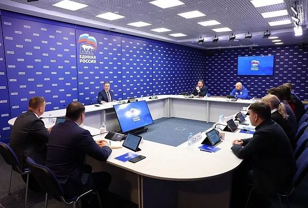 Секретарь Генсовета «Единой России» Владимир Якушев встретился с финалистами «Лидеров России. Политика»
