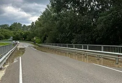 Растет уровень воды в реке Шебш в Северском районе: подтоплена дорога