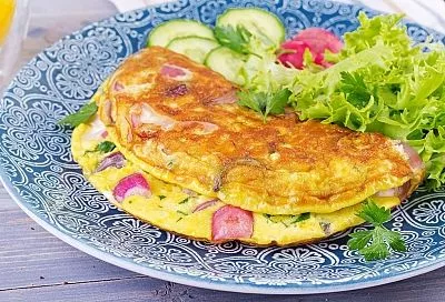 Пышный омлет от шефа как в ресторане — румяный снаружи и сочный внутри