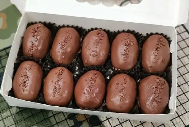 Как в детстве, только лучше: как приготовить то самое пирожное «Картошка» 