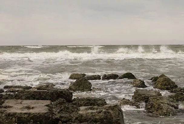 Силы ПВО за ночь сбили два беспилотника над Азовским морем