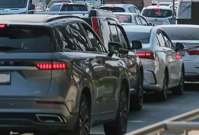 Предновогодние пробки сковали улицы Краснодара