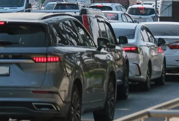 Предновогодние пробки сковали улицы Краснодара