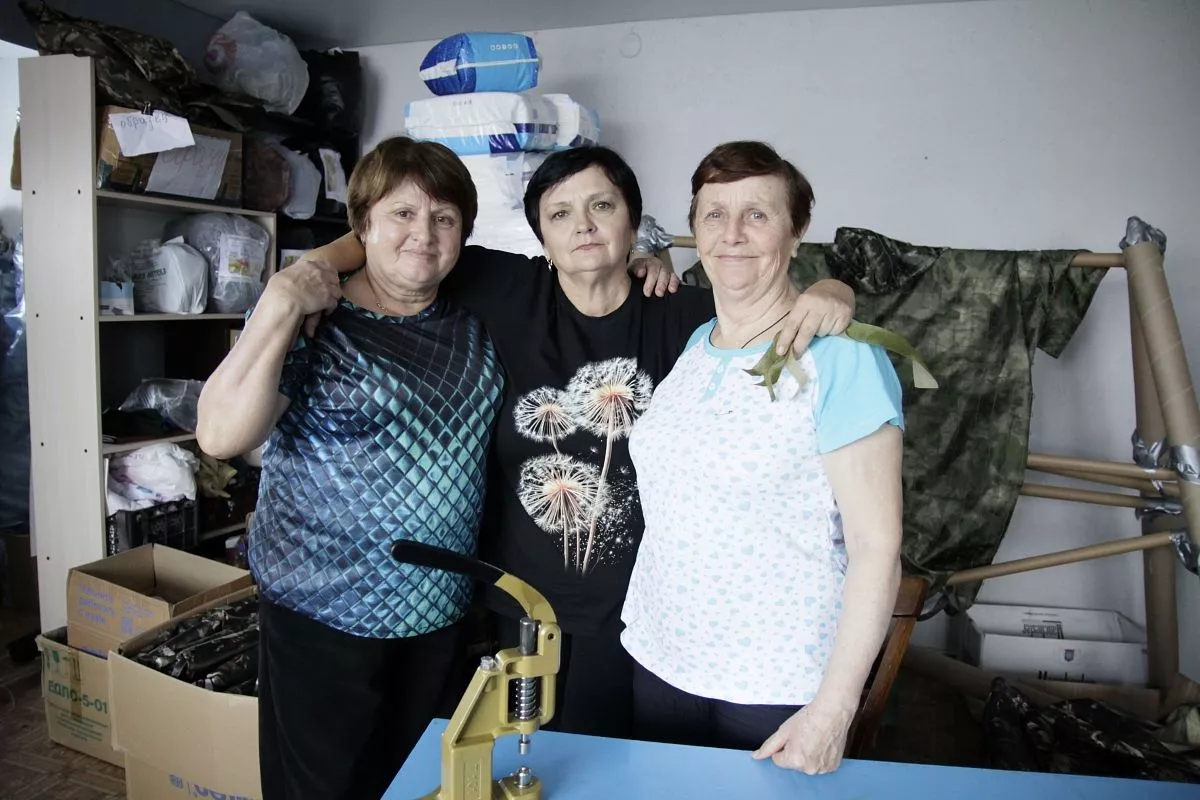 Татьяна Важанова, Галина Жилкина и Галина Лабузова вкладывают душу в каждое изделие.