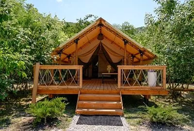 Винодельни, глэмпинги, усадьбы: туры выходного дня в окрестностях Новороссийска