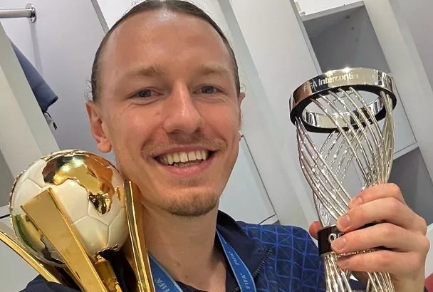 «Виртуозная игра». L'Equipe – о выступлении Сафонова в матче ЛЧ с «Ливерпулем»