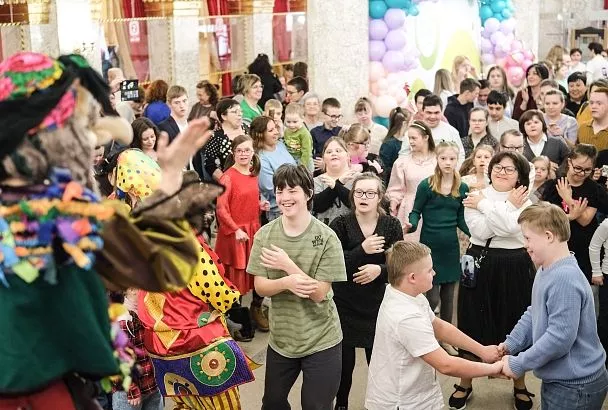 И лица детей-лучиков засияли светом: в Краснодаре отметили Всемирный день людей с синдромом Дауна