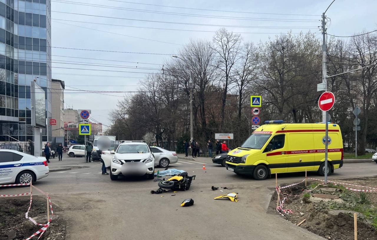 Мотоциклист погиб в ДТП на улице Дзержинского в Краснодаре | 23.03.2023 |  Краснодар - БезФормата