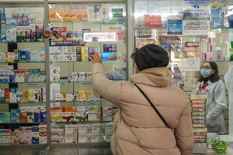 Минпромторг опроверг сообщения о сбоях в поставках лекарств в аптеки
