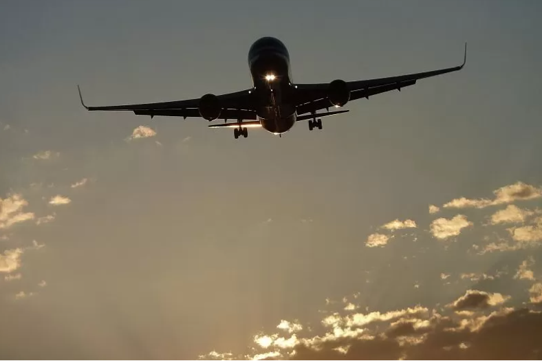 Смерть на борту: в аэропорту Сочи экстренно сел летевший из Стамбула в Минводы самолет
