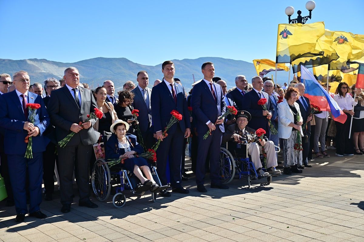 Акция на площади Героев собрала много гостей и жителей города-героя.