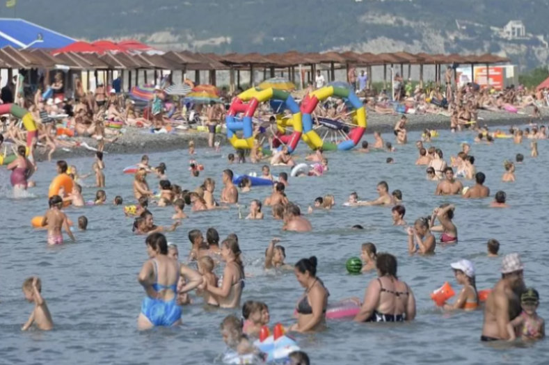 На каких курортах Краснодарского края самая теплая вода в море