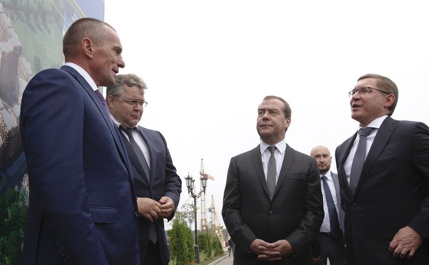 Дмитрий Медведев ознакомился с новым жилым комплексом «Российский», который в юго-западном районе строит группа компаний «ЮгСтройИнвест».