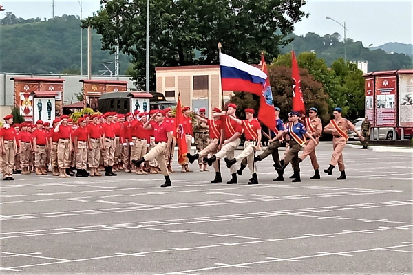 В Сочи прошел парад юнармейских отрядов