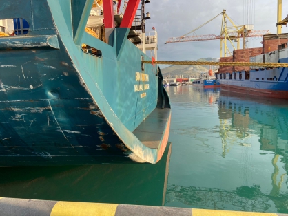 Два теплохода не разошлись в порту Новороссийска